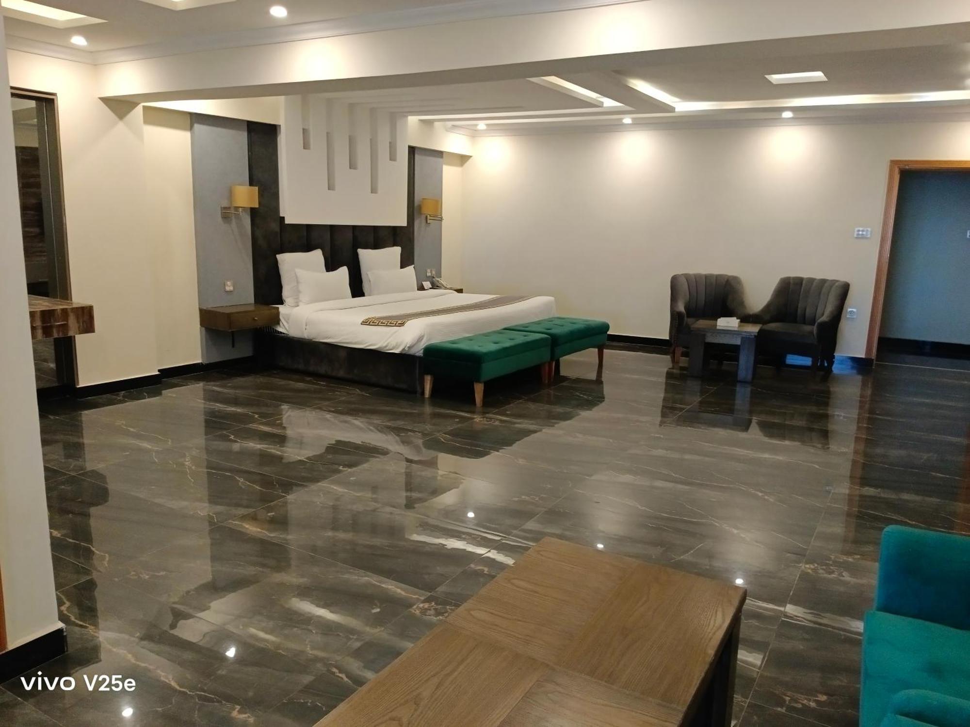 Falettis Grand Hotel Murree Exterior photo