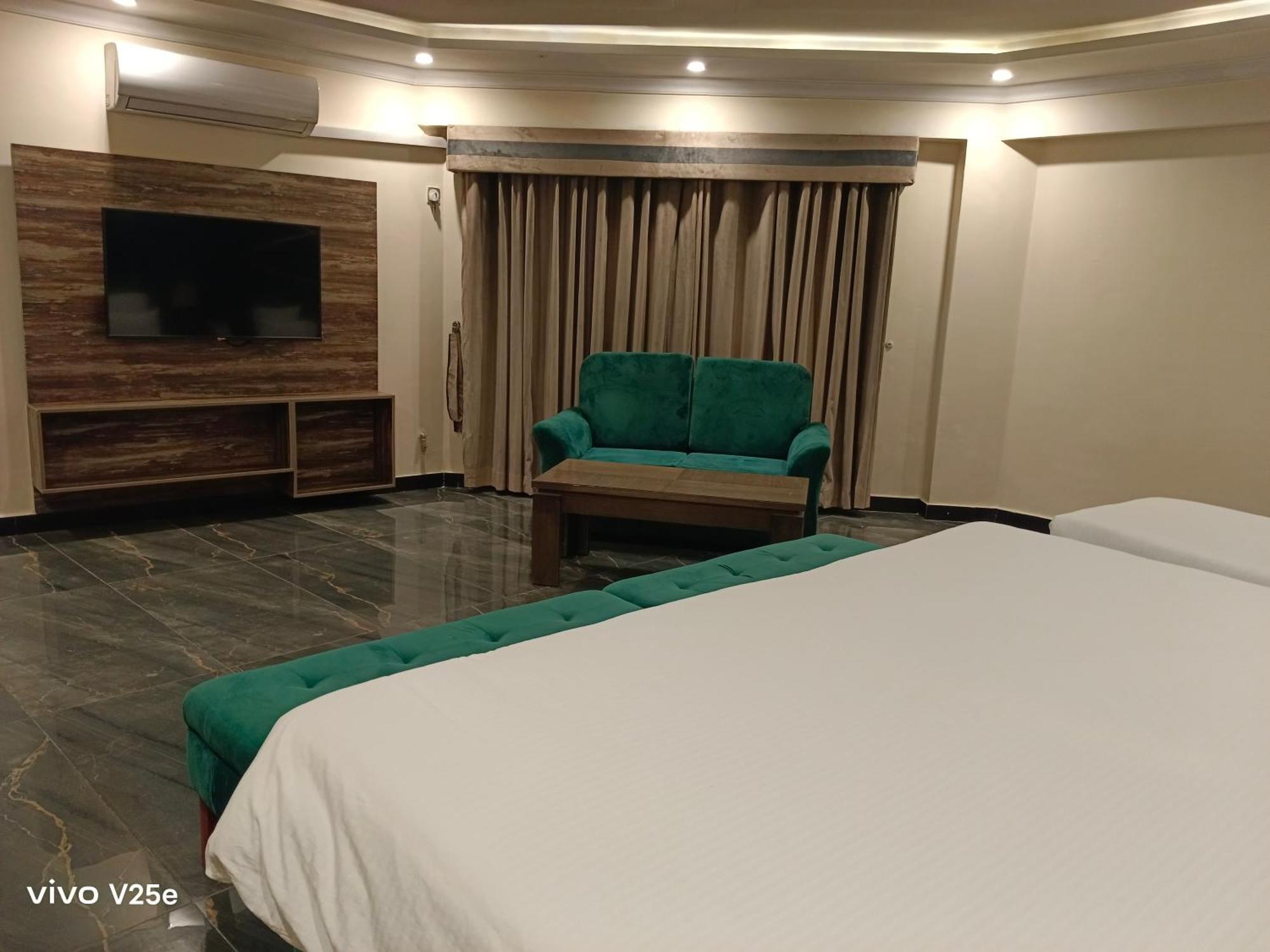 Falettis Grand Hotel Murree Exterior photo