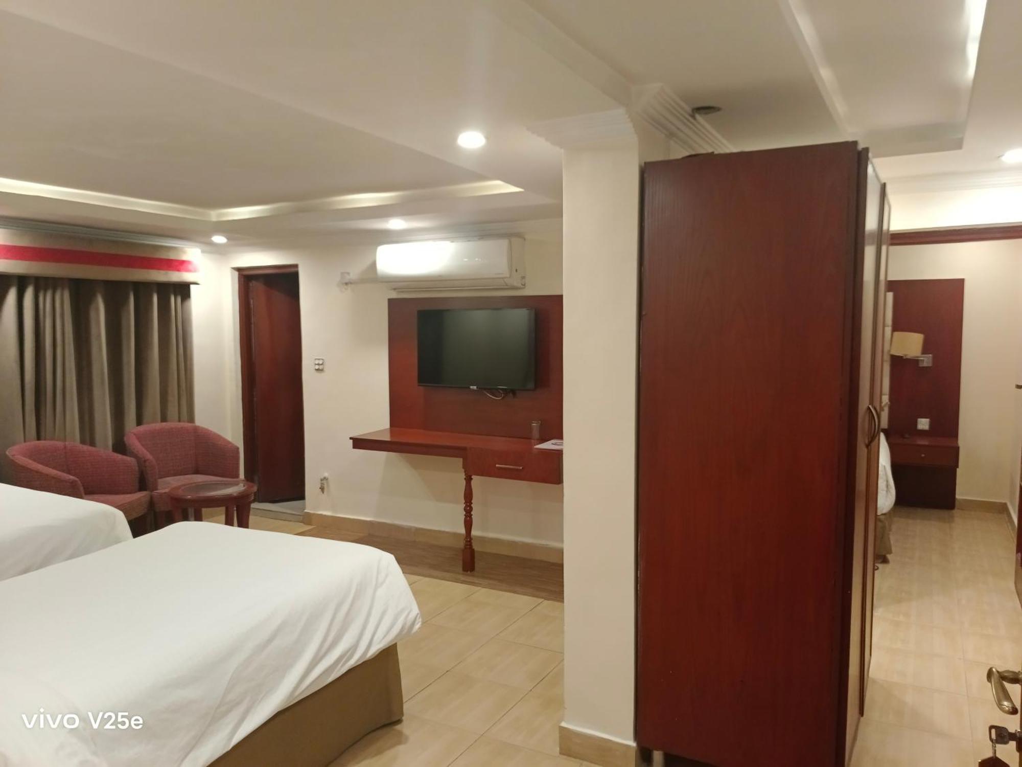 Falettis Grand Hotel Murree Exterior photo