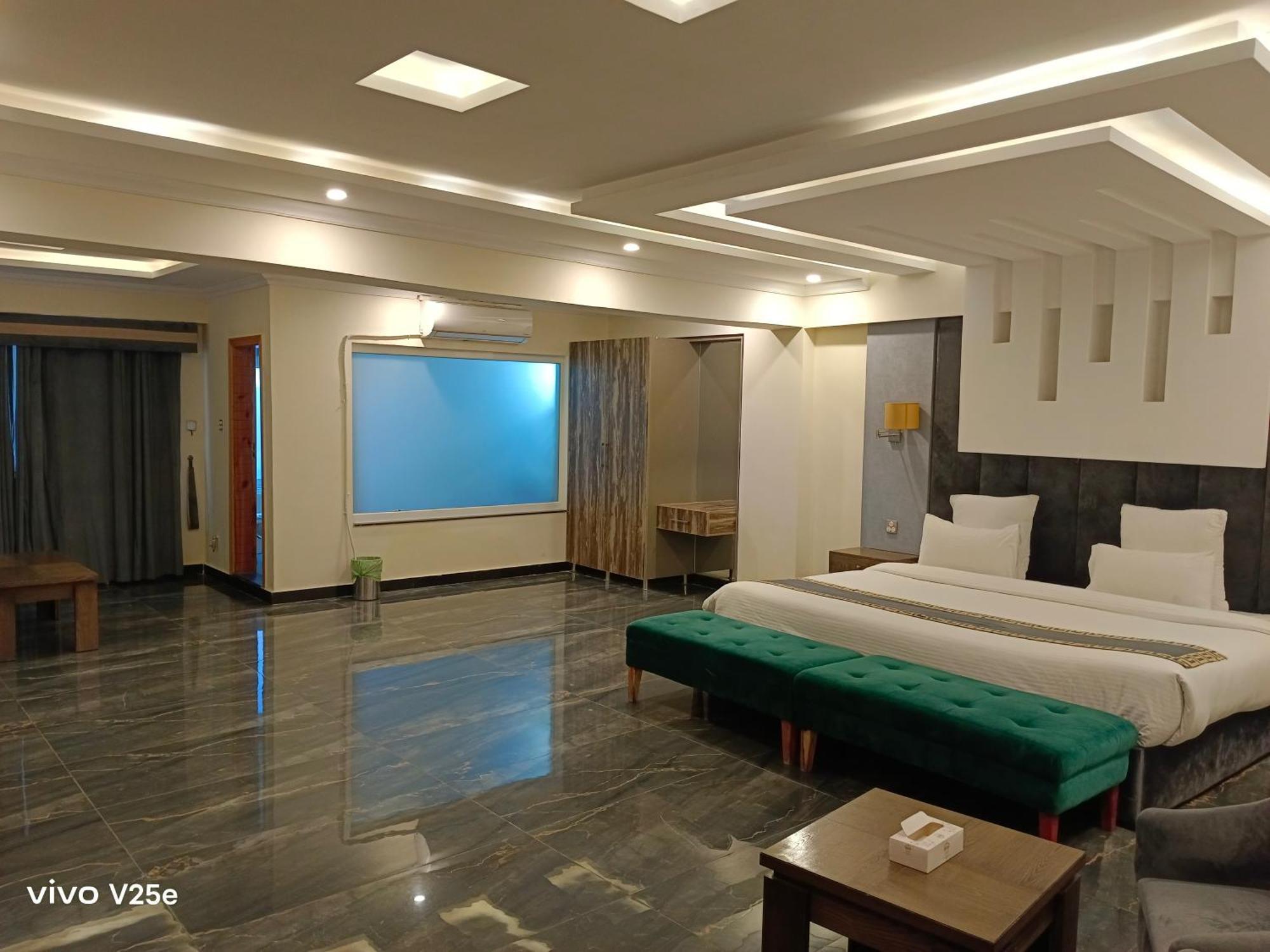 Falettis Grand Hotel Murree Exterior photo